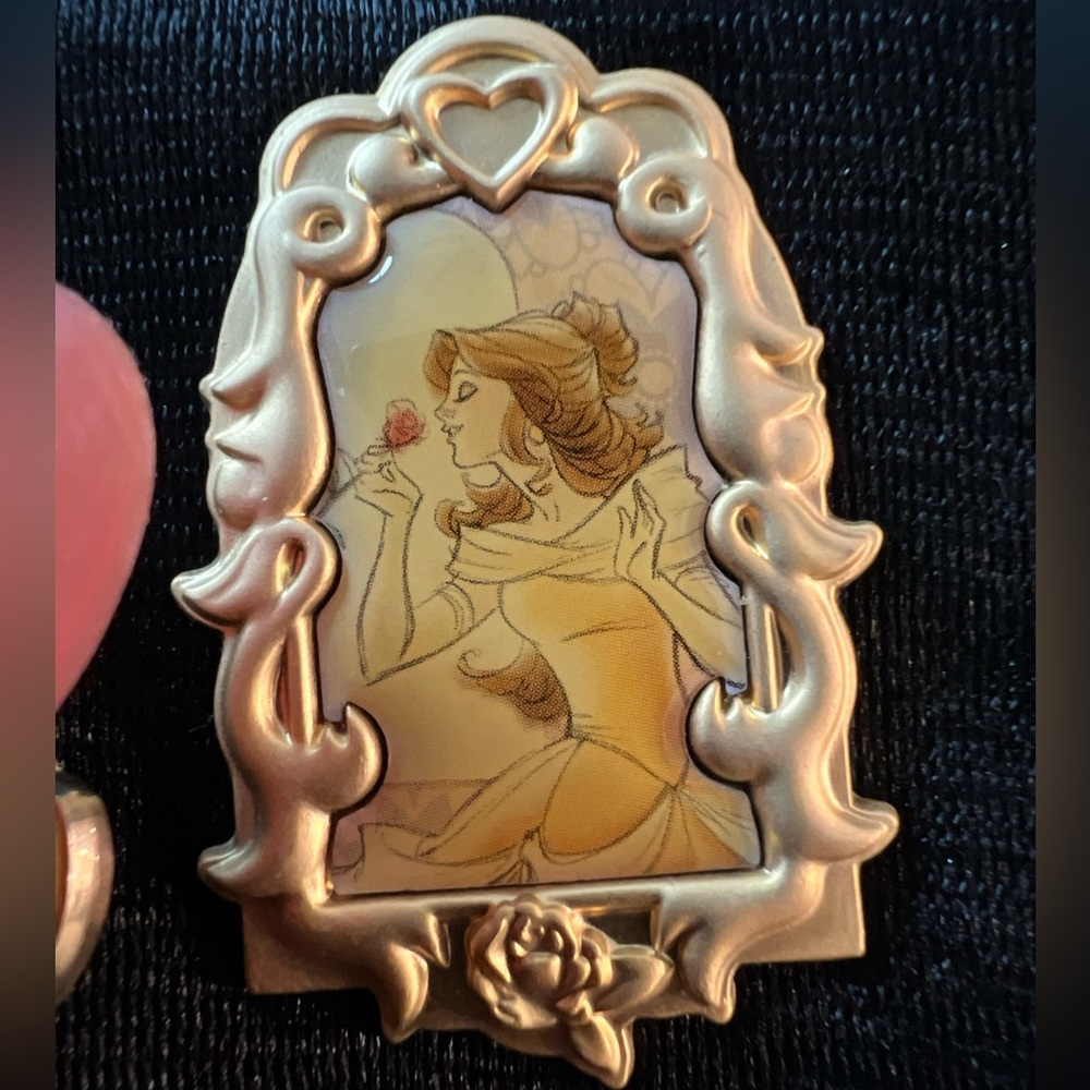 DISNEY WDW 2012 STYLIZED PRINCESS PORTRAIT BELLE BEAUTY & BEAST GOLD FRAME PIN